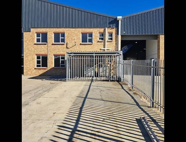 INDUSTRIAL PROPERTY TO RENT IN NORTH END